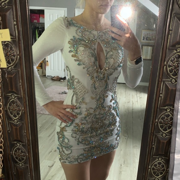None Dresses & Skirts - Size 2 White Beaded Cocktail Dress